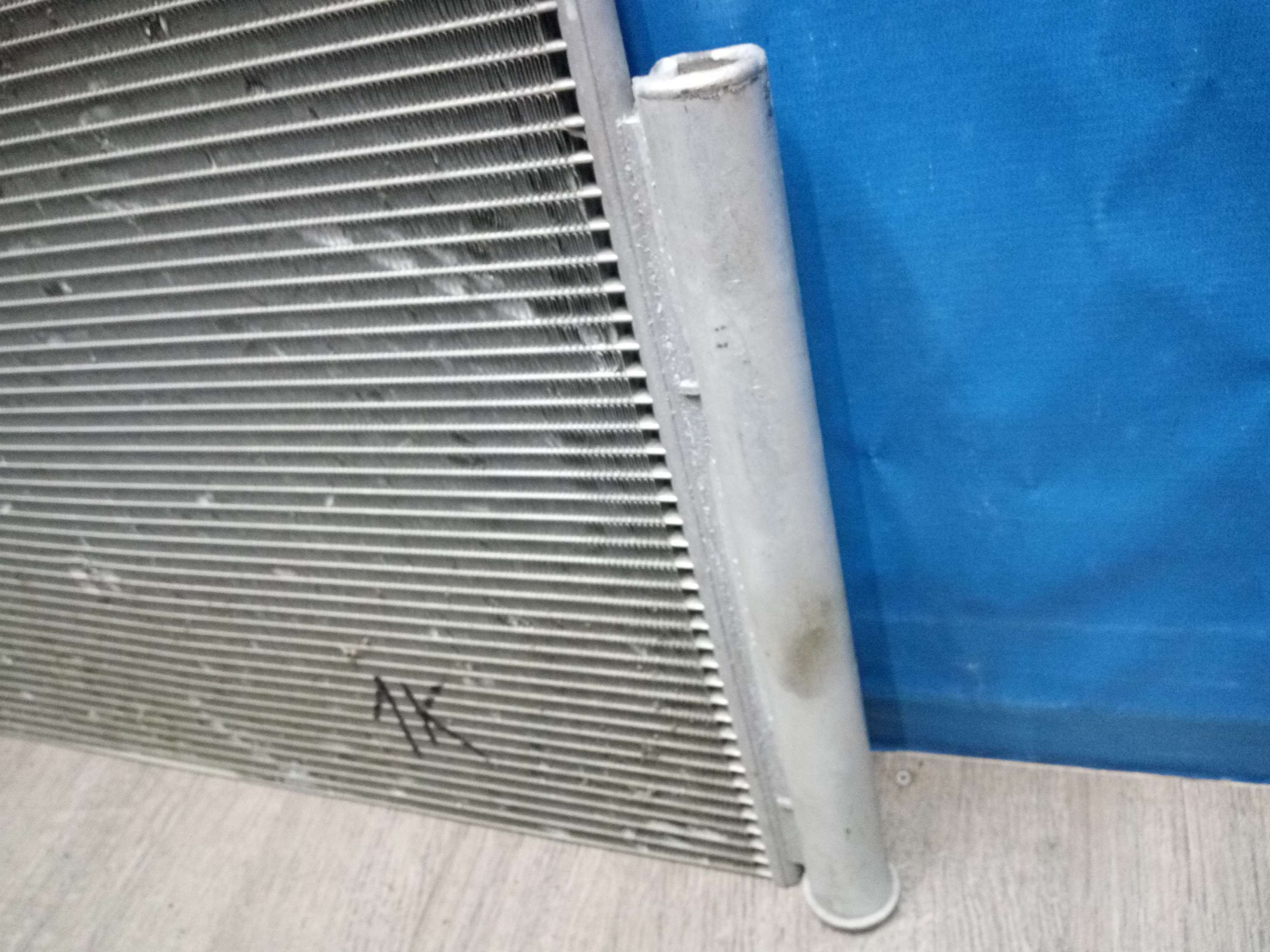 Радиатор renault sandero